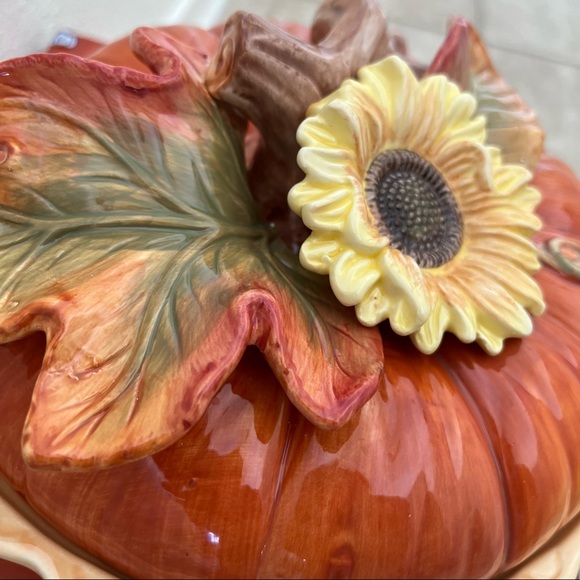 Cracker Barrel Bountiful Harvest Sunflower Pumpkin Pie Plate - Picture 6 of 13